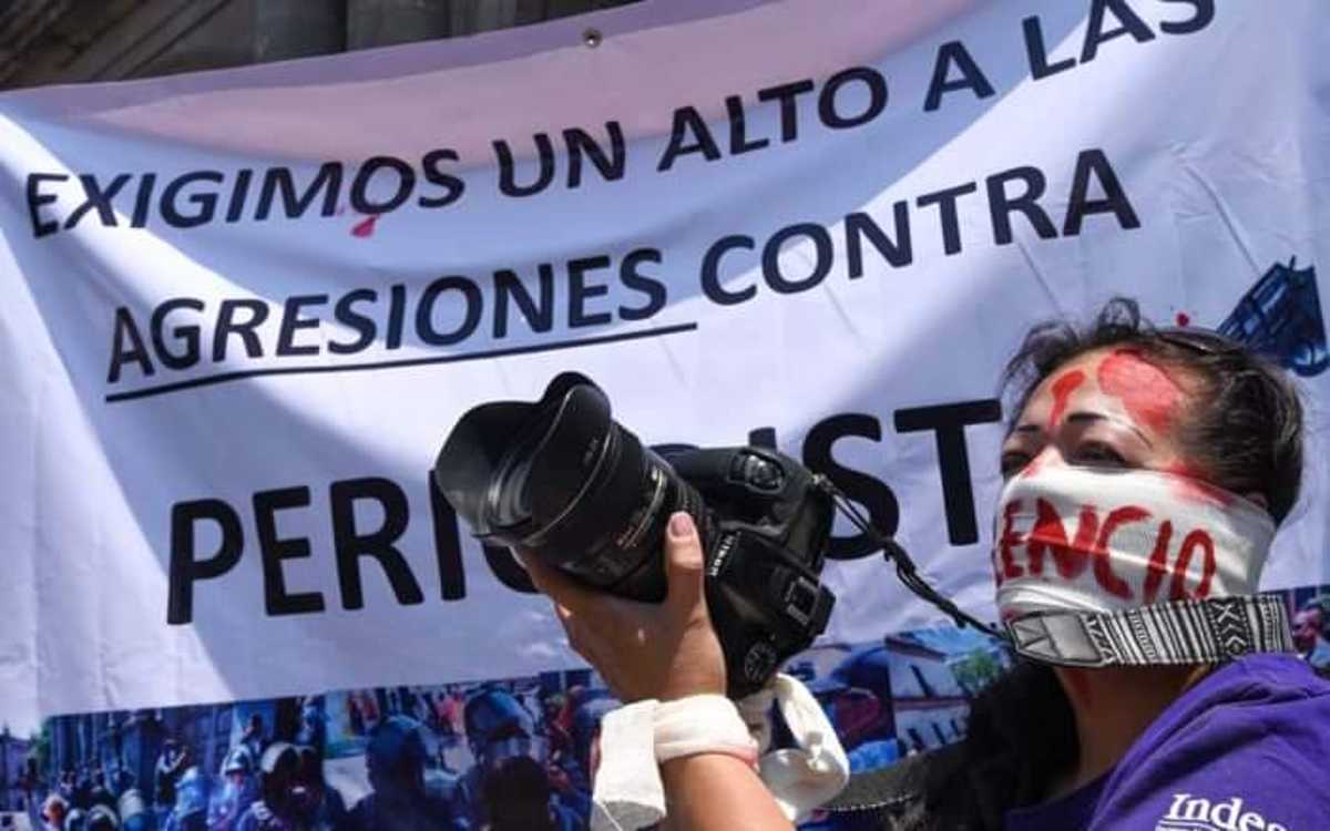 Agreden a reporteros en Tepic y ayuntamiento promete "castigo" a servidor público