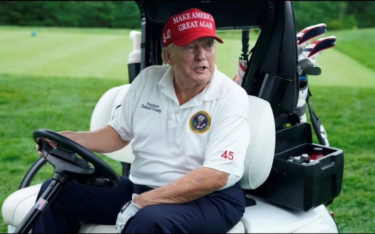 Donald Trump está a salvo tras escucharse disparos mientras jugaba golf en Florida | Video