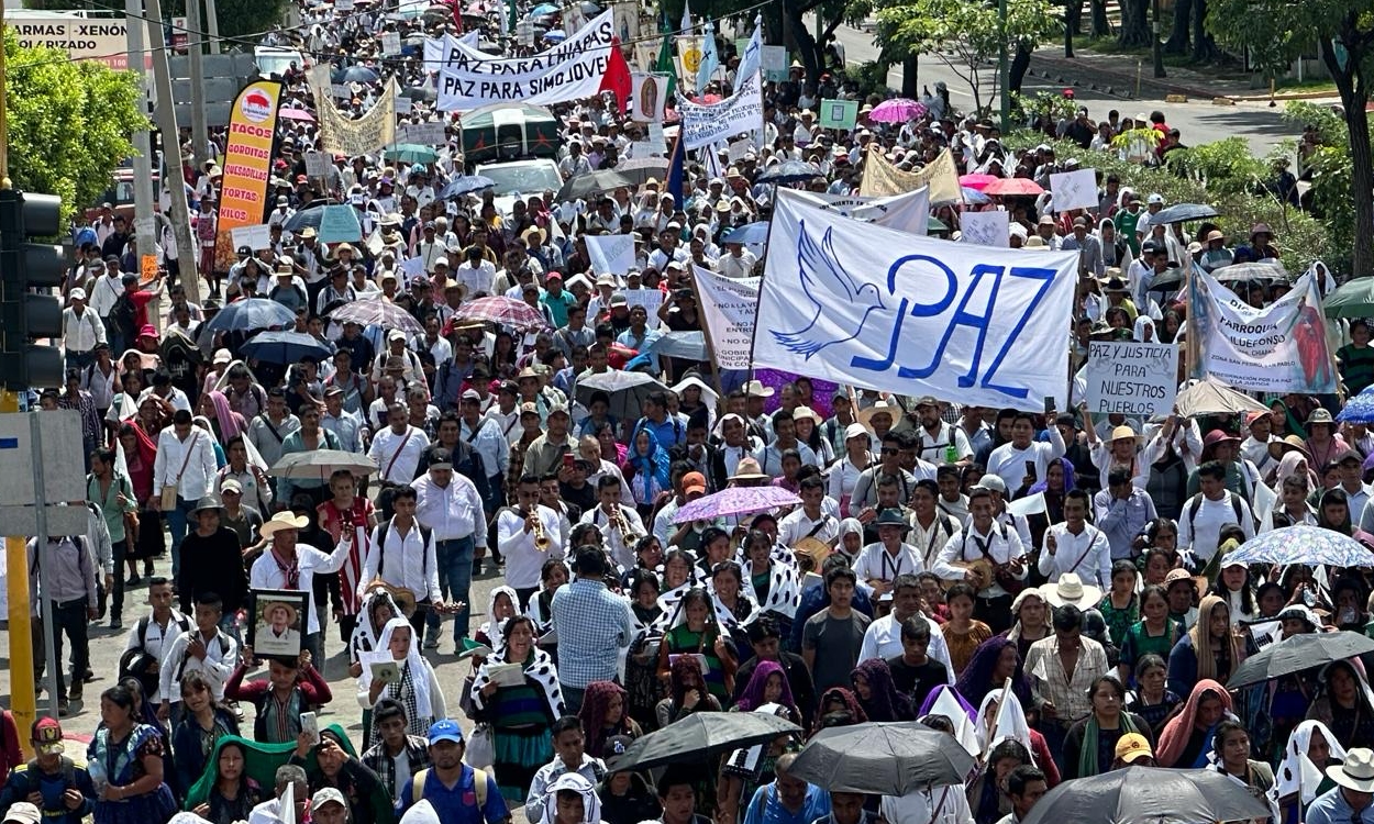 Miles marchan en Chiapas por la paz, contra la narcoviolencia y la narcopolítica