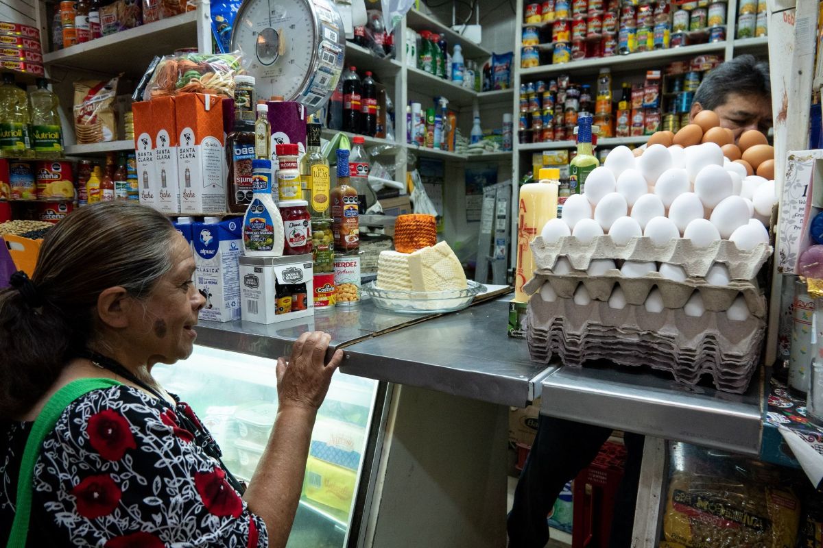 Pymes dedican 506 horas en tramitología al año: México Evalúa