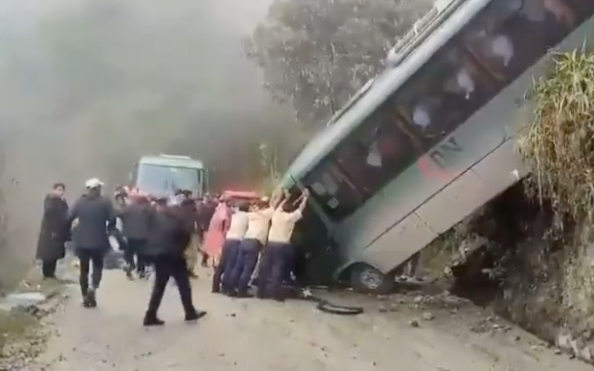 Se accidenta autobús que llevaba mexicanos hacia Machu Picchu