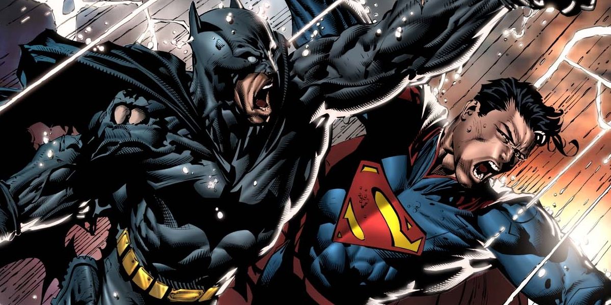 Batman demuestra que su armadura puede resistir la fuerza kryptoniana, transformando cada discusión entre Batman y Superman