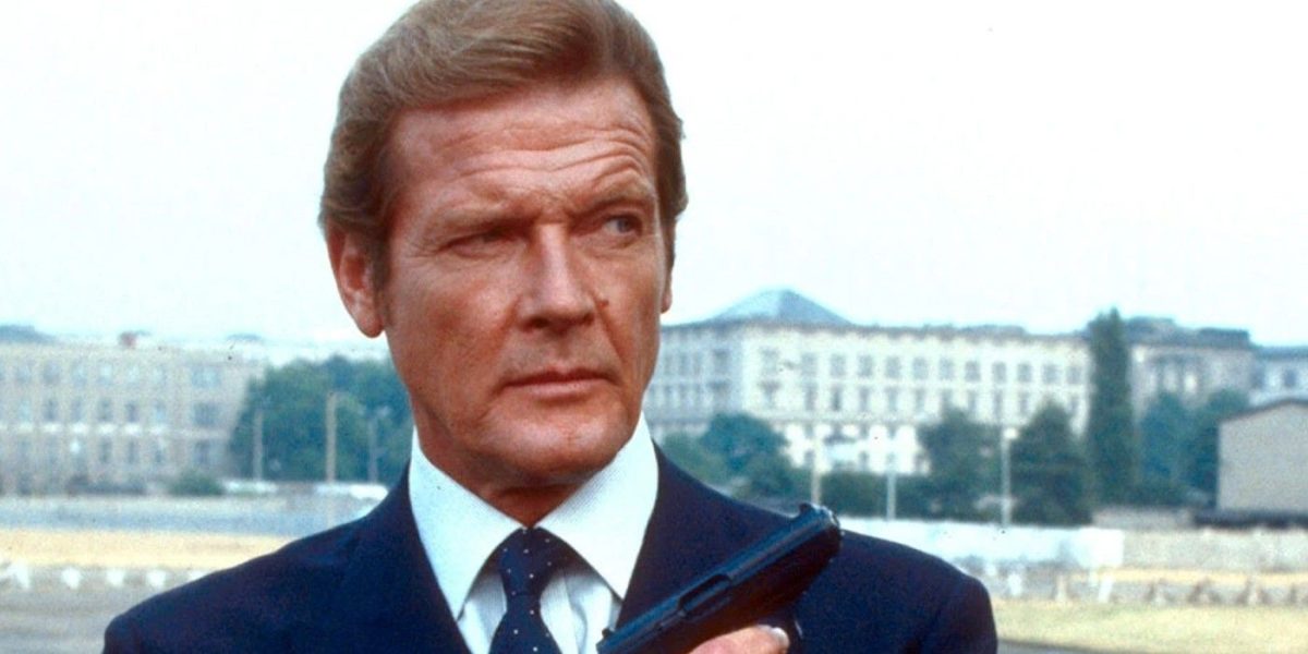 "Honestamente, no entiendo por qué": la pelea con James Bond de Roger Moore decepciona al experto con un tonto juego de espadas