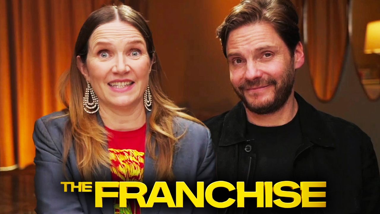 Daniel Brühl y Jessica Hynes hablan sobre trabajar juntos en la nueva sátira de HBO, The Franchise