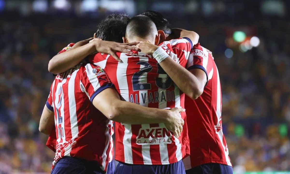 Él fue el jugador de Chivas que lanzó el cohete a los medios; 'fue una broma'