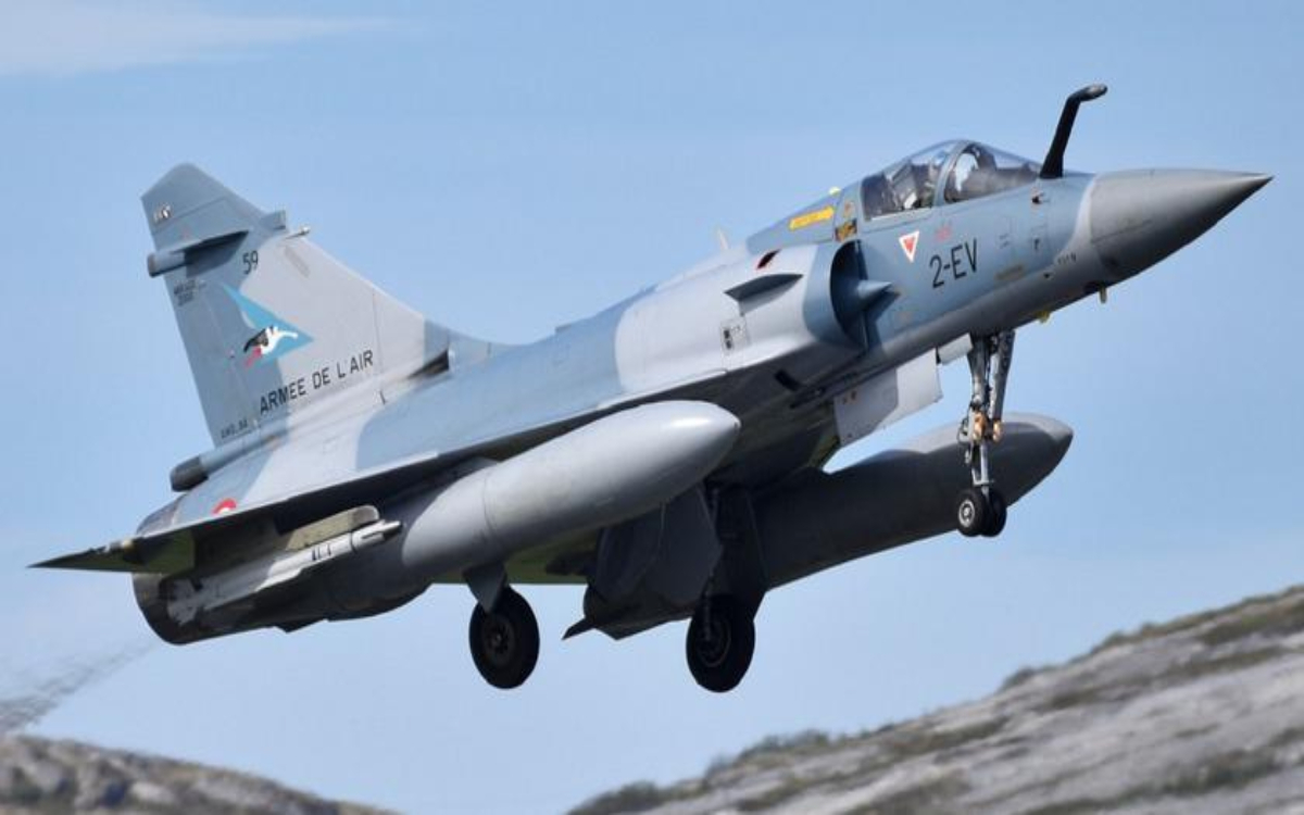 Enviará Francia aviones de combate Mirage 2000-5 a Ucrania | Video