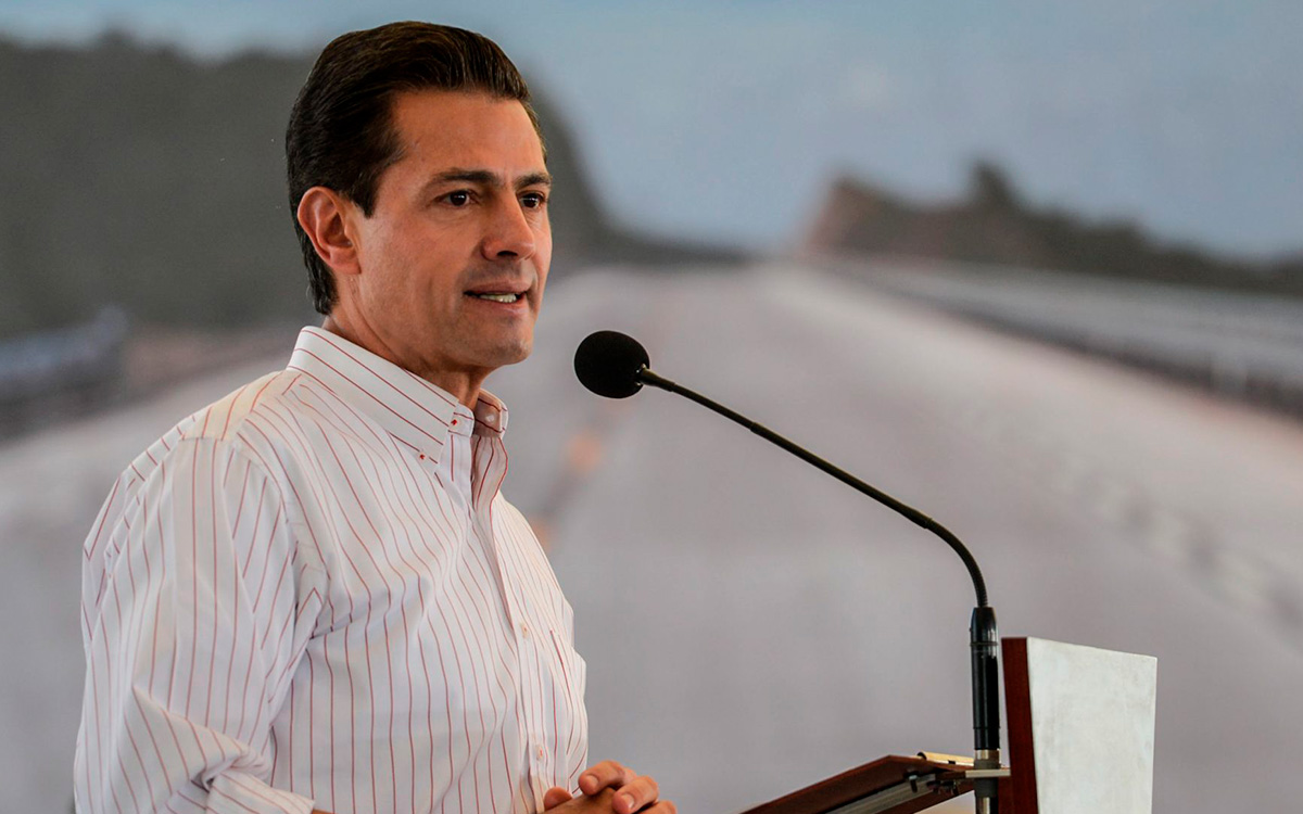 Peña Nieto le desea éxito a Sheinbaum tras asumir como presidenta de México