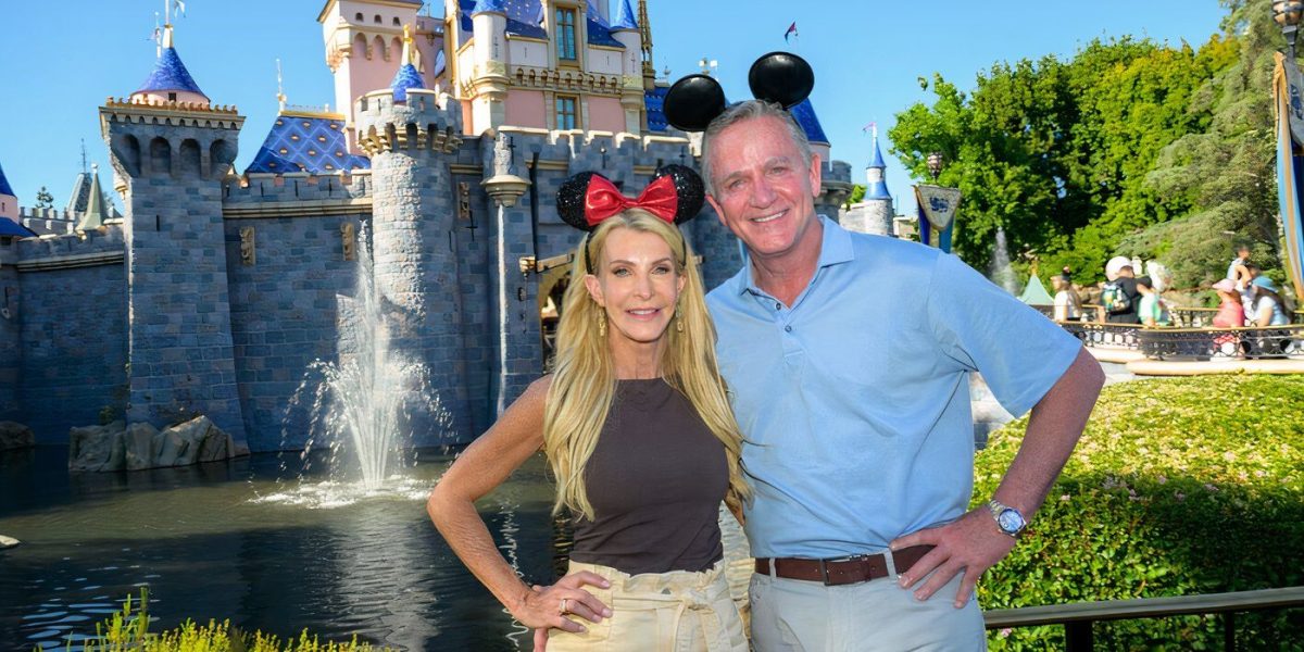 The Golden Bachelorette: La reciente aventura de Joan Vassos y Chock Chapple en Disneylandia demuestra que están más enamorados que nunca (recrearon su primera cita)