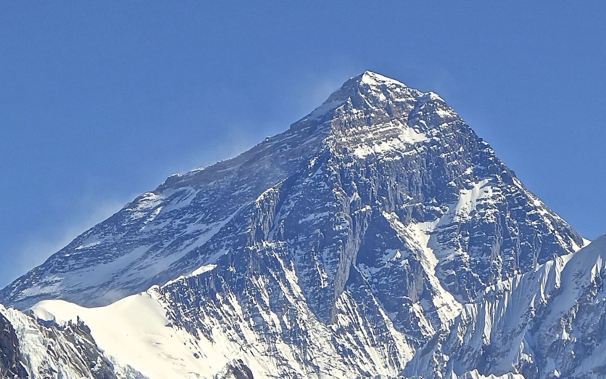 ¿En qué estado se encuentra el Monte Everest tras terremoto mortal en Tíbet?