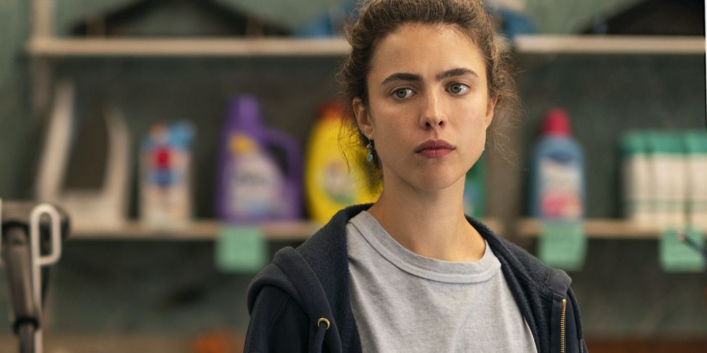 Con el reciente éxito de Margaret Qualley, es un buen momento para ver su programa de Netflix con un 94% de RT en el que también está protagonizado por su famosa madre.