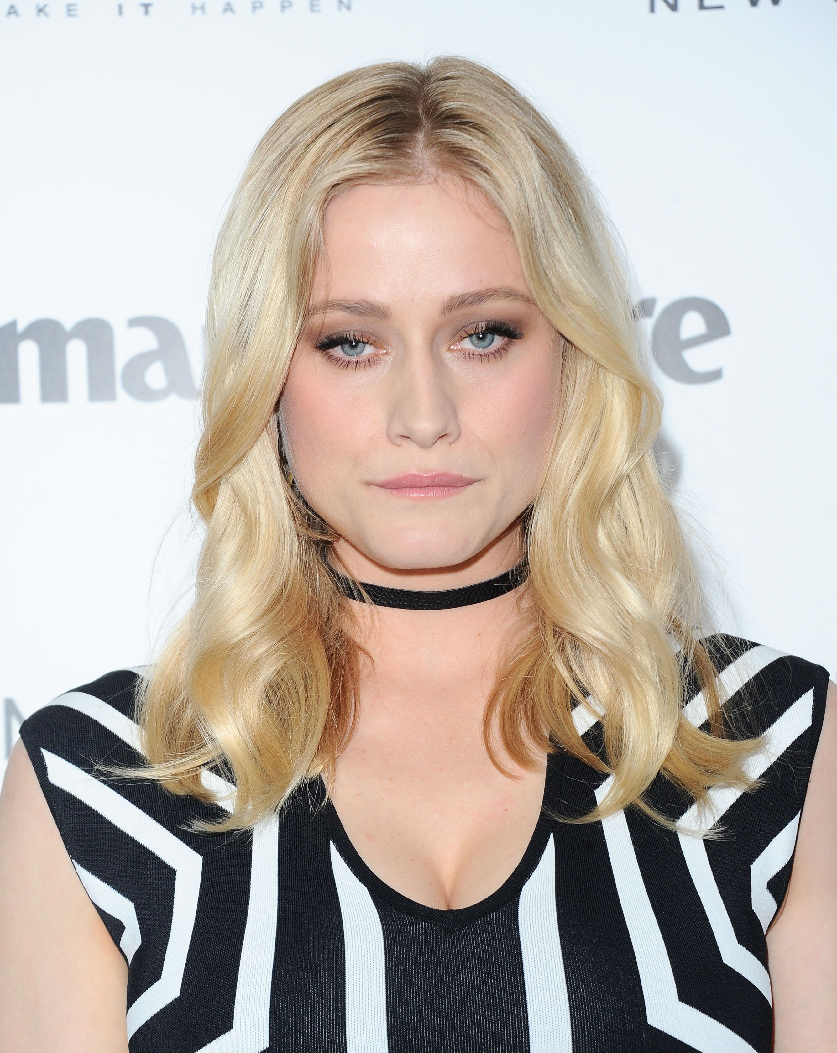 Tiro en la cabeza de Olivia Taylor Dudley