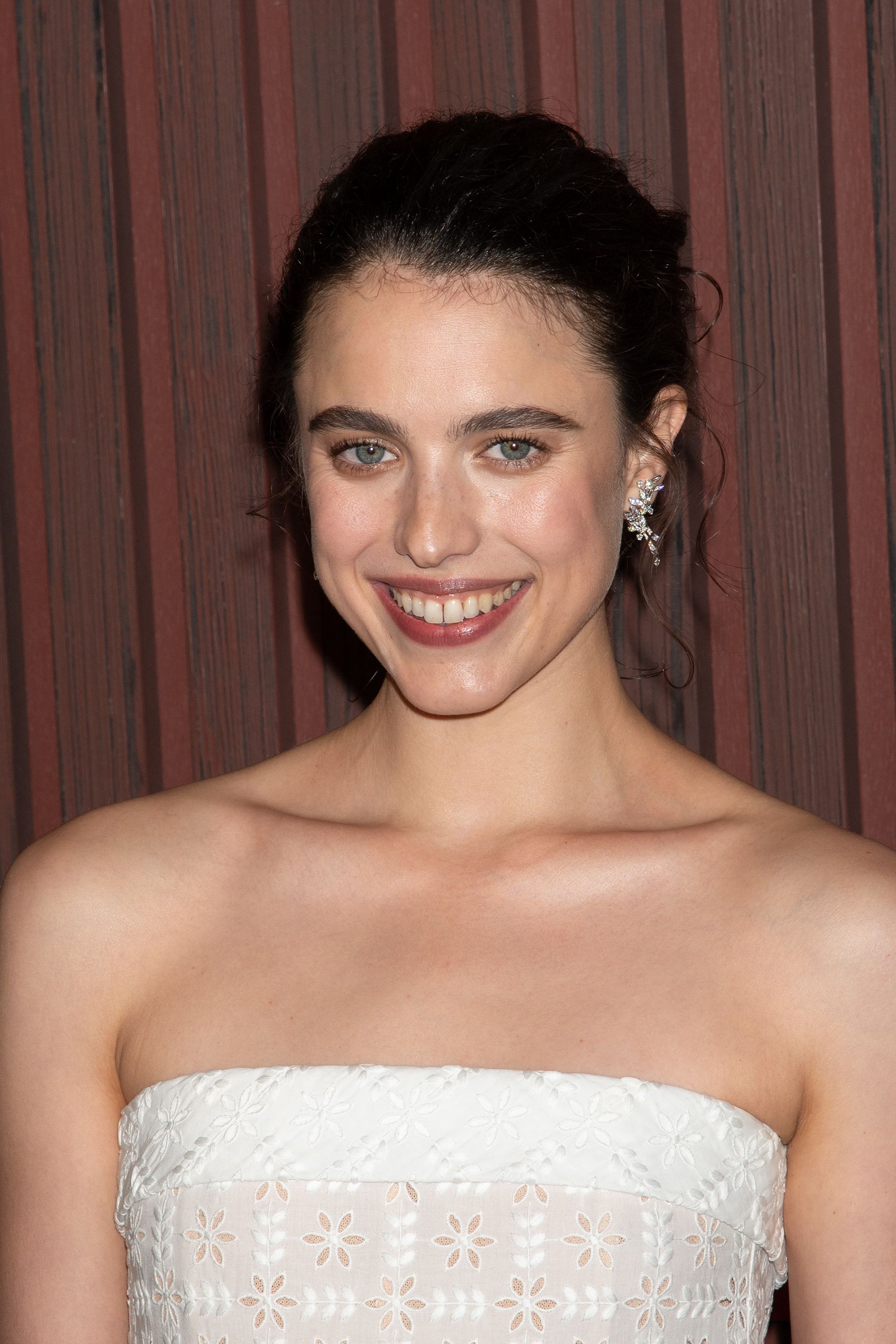 Tiro en la cabeza de Margaret Qualley