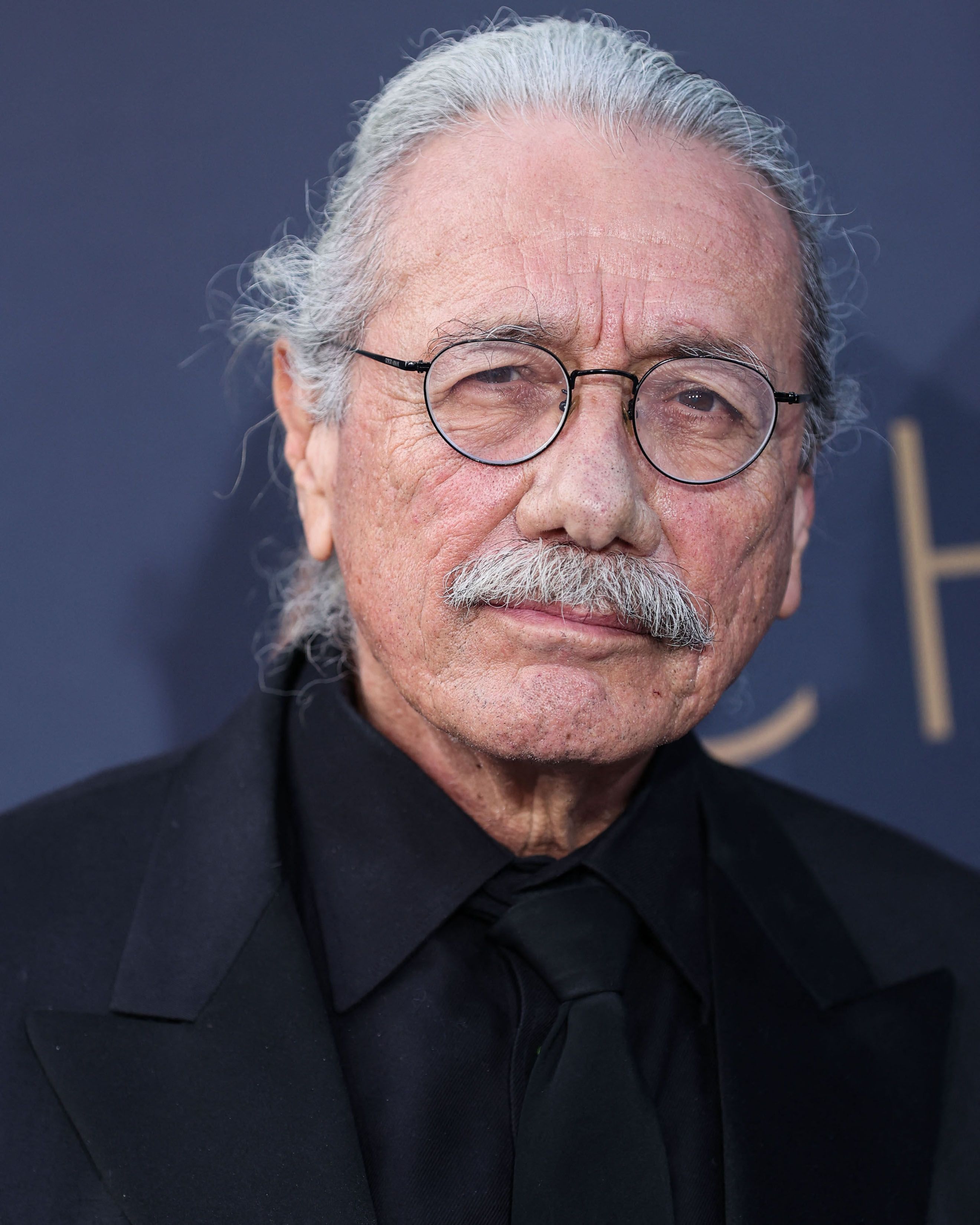 Tiro en la cabeza de Edward James Olmos