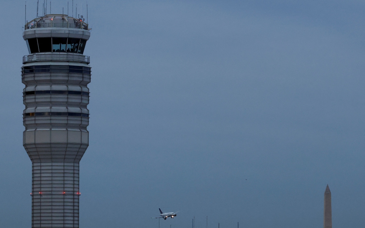 Recuperan caja negra del avión accidentado en Washington