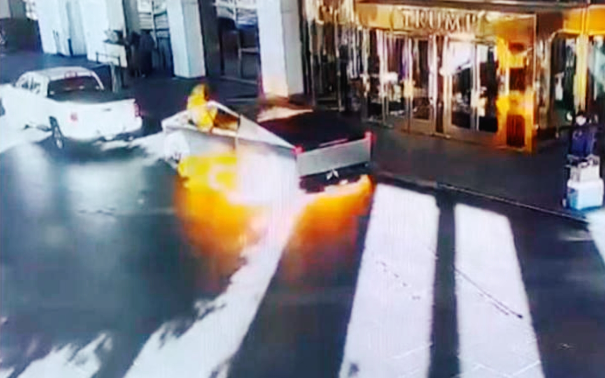 Video | Momento exacto en que explota camioneta Cybertruck afuera de Hotel Trump