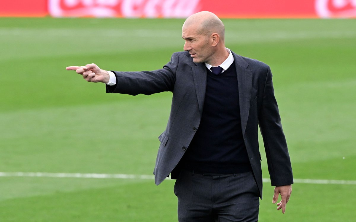 Zidane es el gran favorito para suceder a Deschamps: Medios