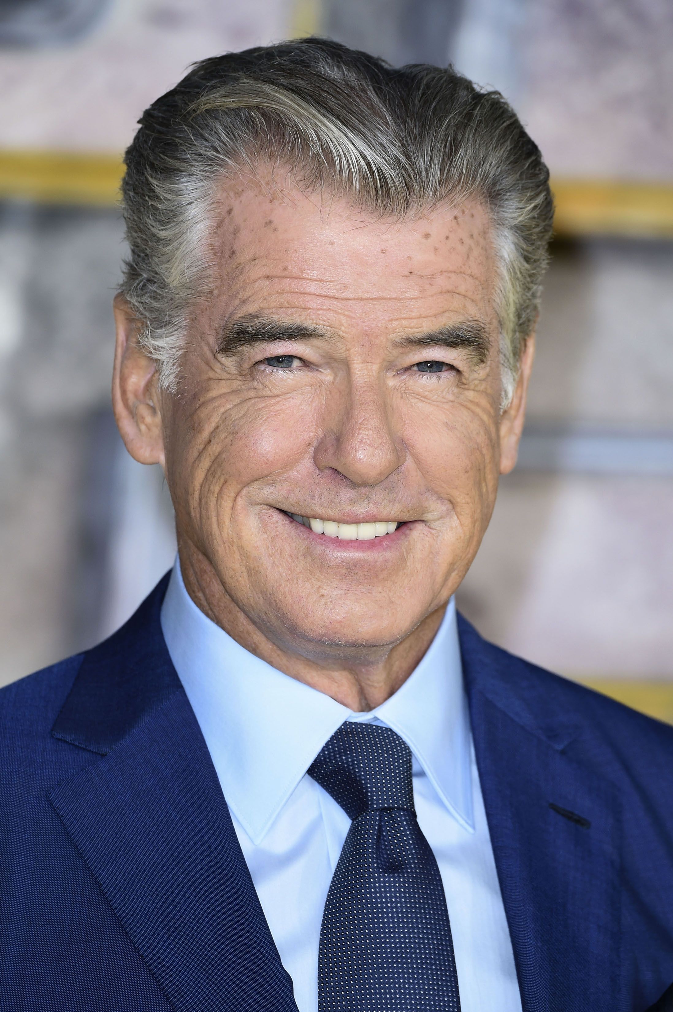 Tiro en la cabeza de Pierce Brosnan