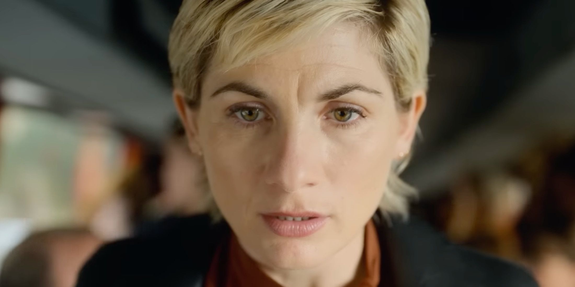 Jodie Whittaker de Doctor Who lidera la carga para exponer el escándalo devastador de residuos en el trailer tóxico de Netflix