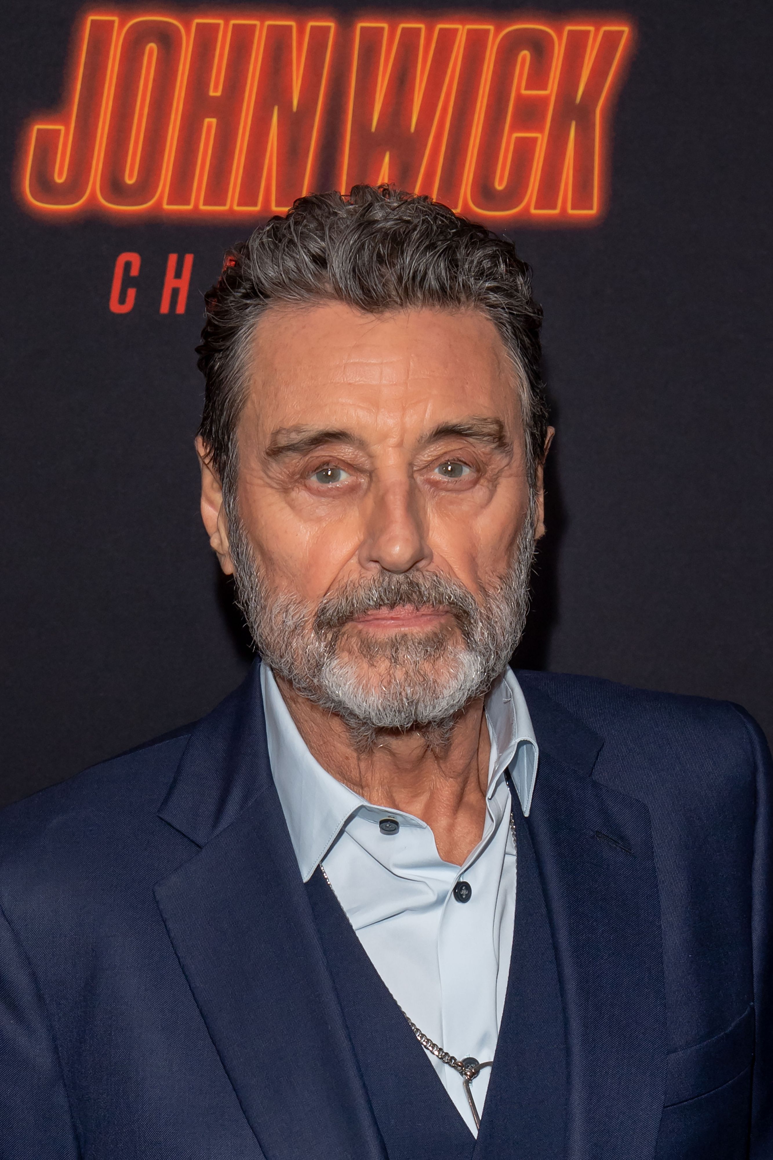 Tiro en la cabeza de Ian McShane