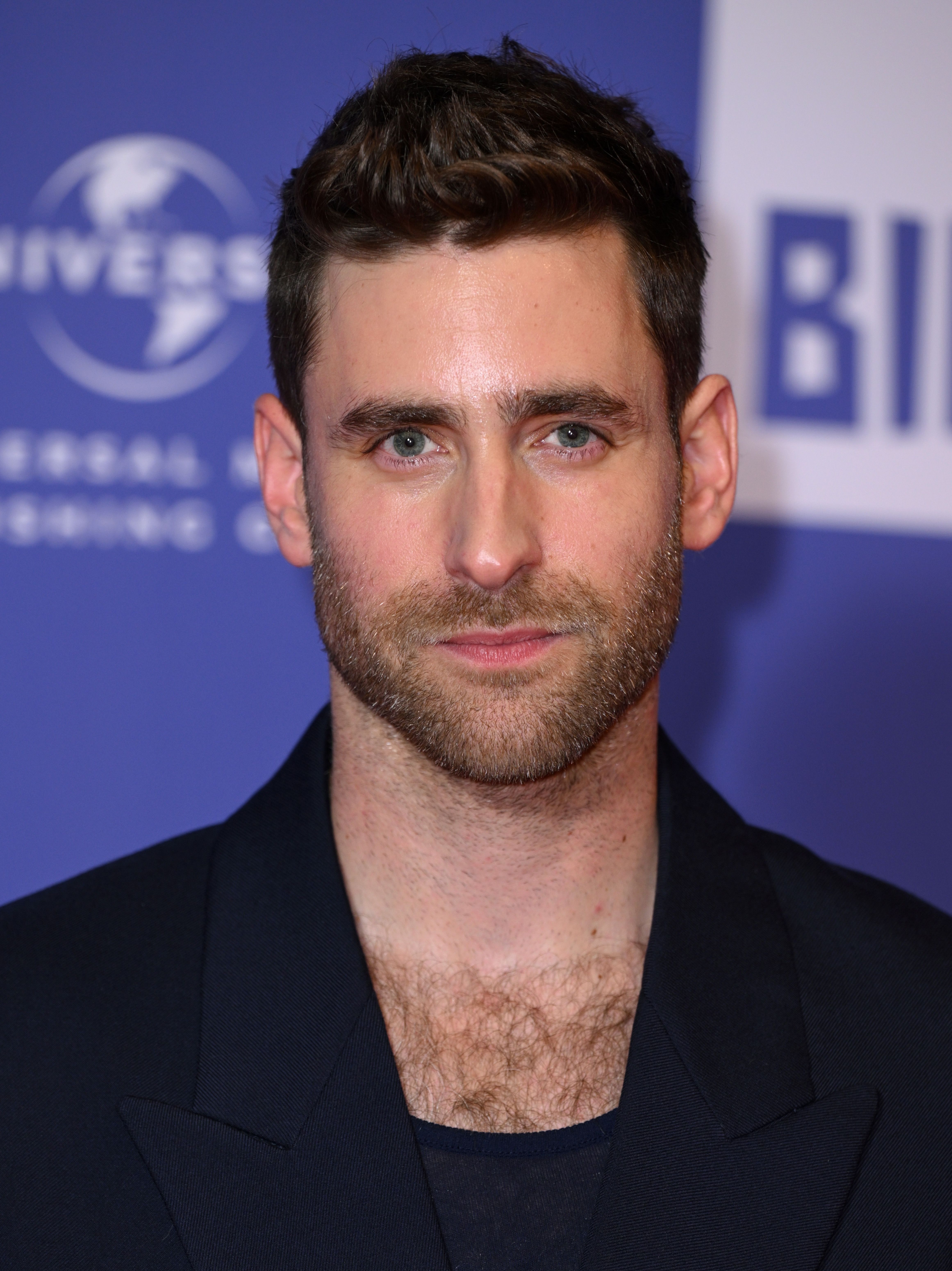 Tiro en la cabeza de Oliver Jackson-Cohen