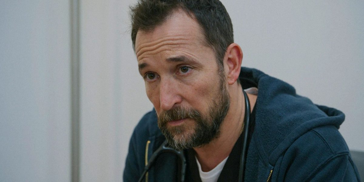 "Te aconsejo que no hagas demasiadas suposiciones": Noah Wyle de Pitt se burla cuidadosamente de nuevos episodios que "redefinen el programa"