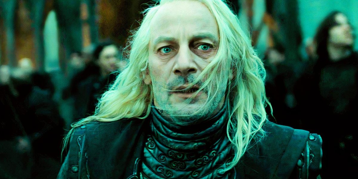 "Señora, por favor detente. Hay niños en todas partes": Lucius Malfoy Star le rogó a un fanático de Harry Potter que se cubra mientras firmaba autógrafos en Wizarding World Theme Park