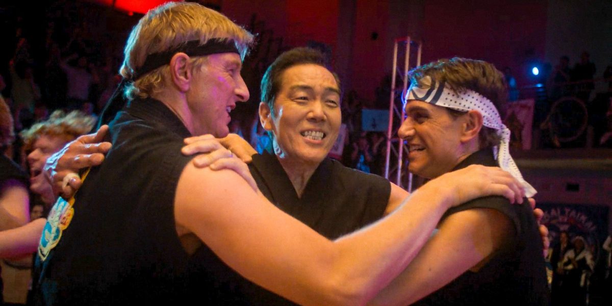 El final de la serie Cobra Kai casi confirmó que 1 personaje tenía un destino muy diferente con un accesorio único, revela cocreador