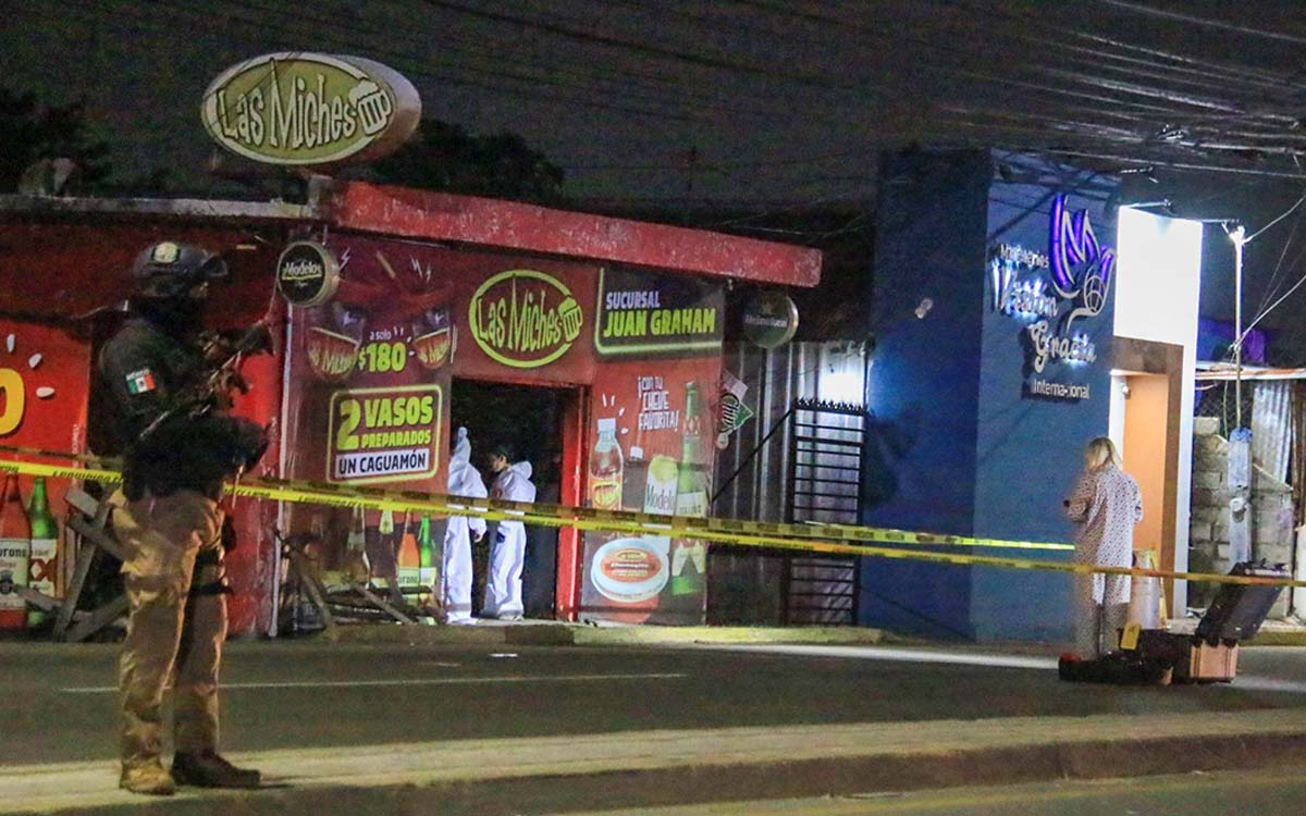 Ataque armado a 'chelería' de Villahermosa deja cuatro muertos; incendian el local