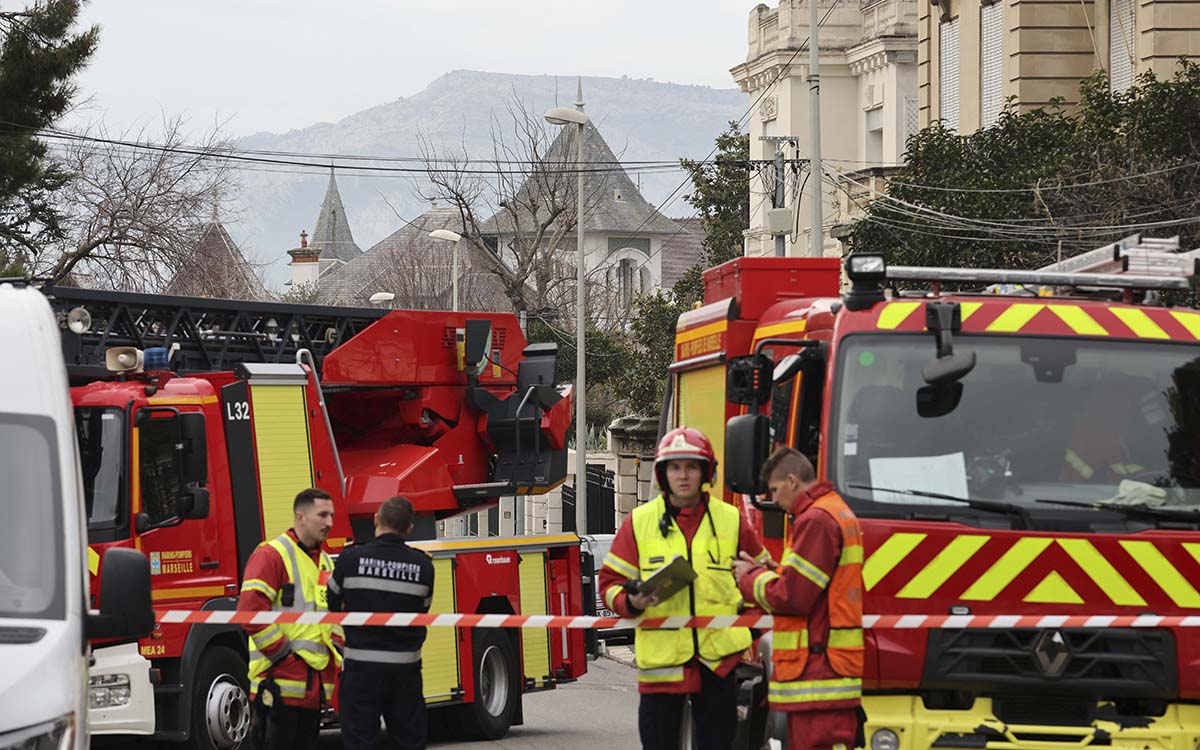 Lanzan bombas molotov contra consulado ruso en Marsella, Francia