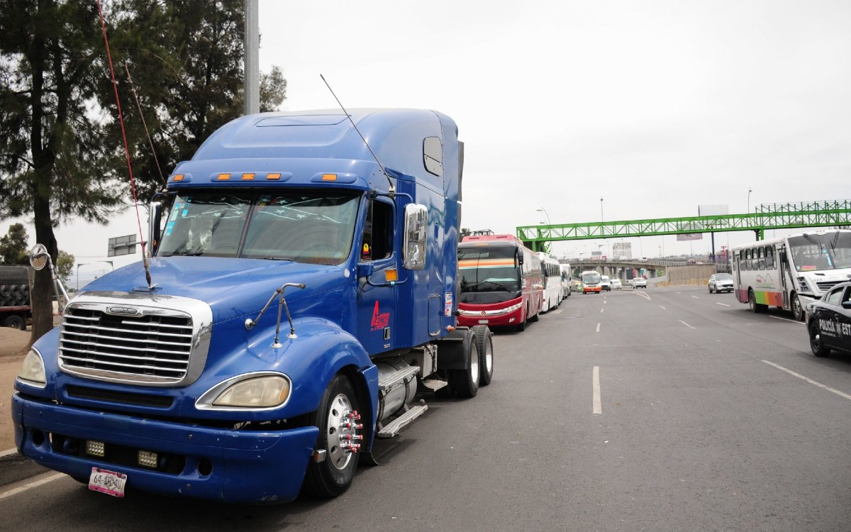 SICT y transportistas acuerdan medidas para mejorar seguridad carretera