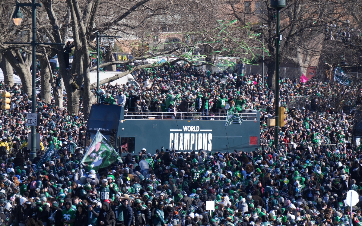 Tiroteo durante desfile de festejo por victoria de Philadelphia Eagles termina con dos heridos