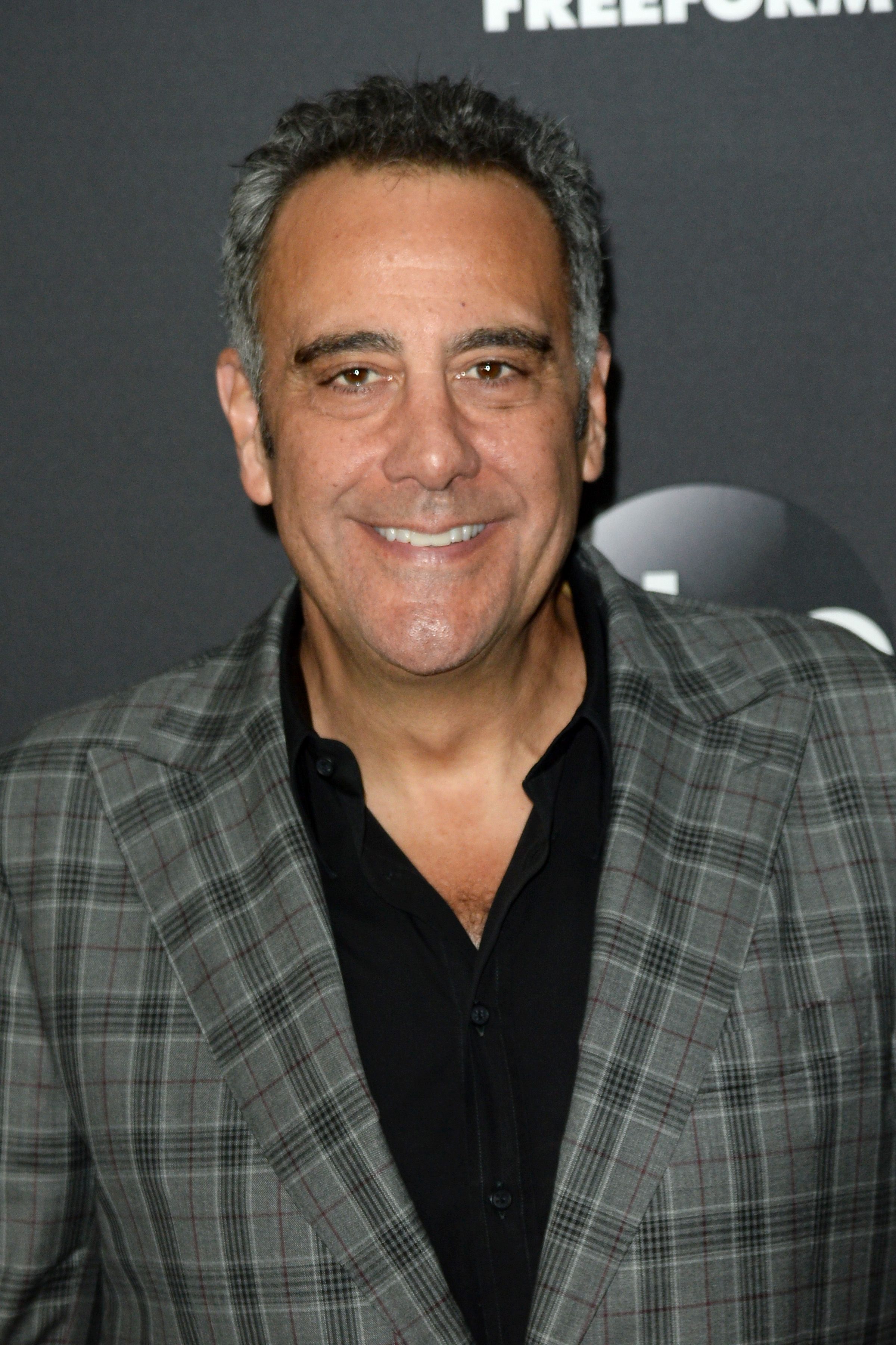 Tiro en la cabeza de Brad Garrett