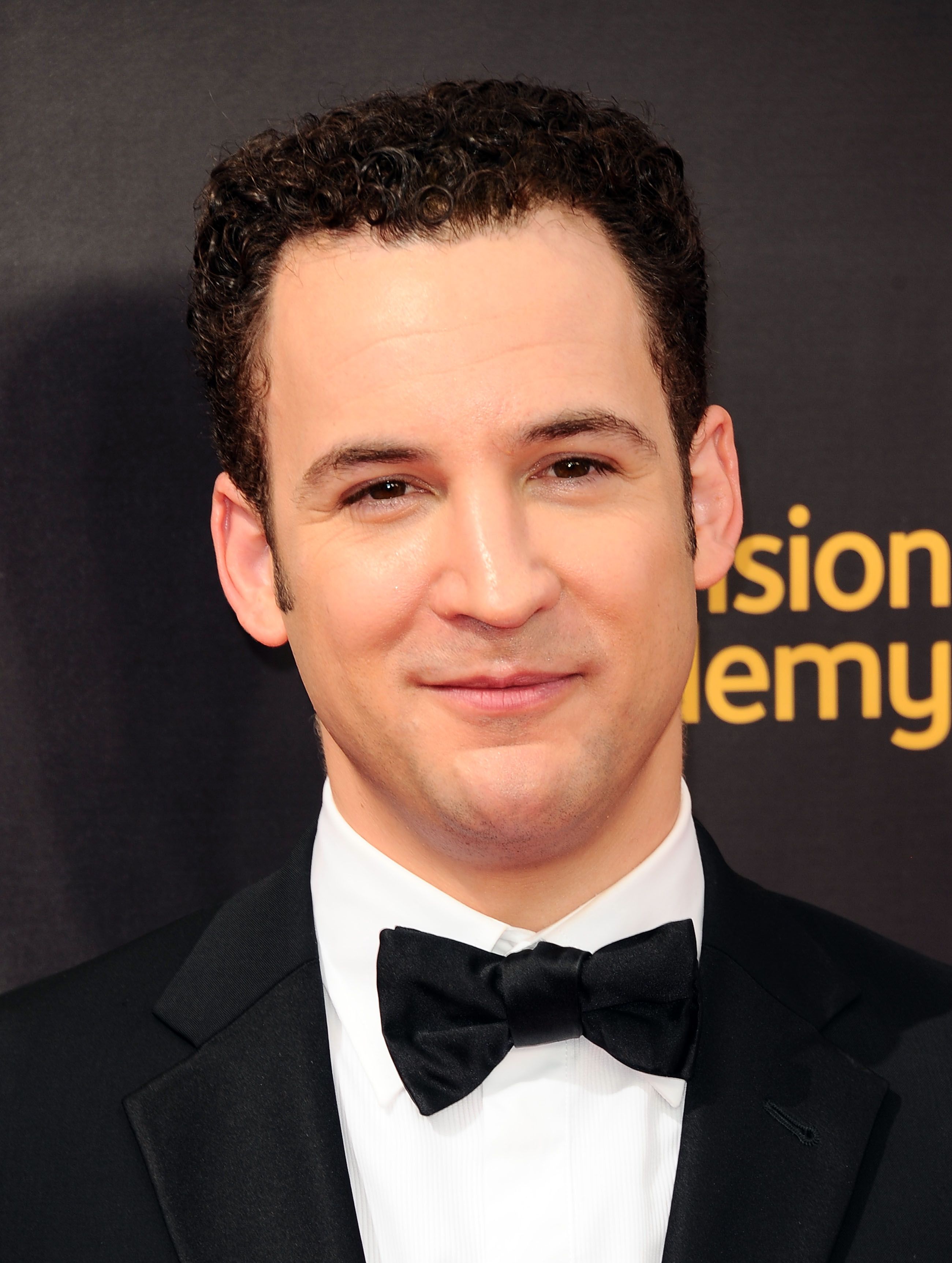 SHEAD SHOT de Ben Savage en los Premios Creative Arts Emmy 2016