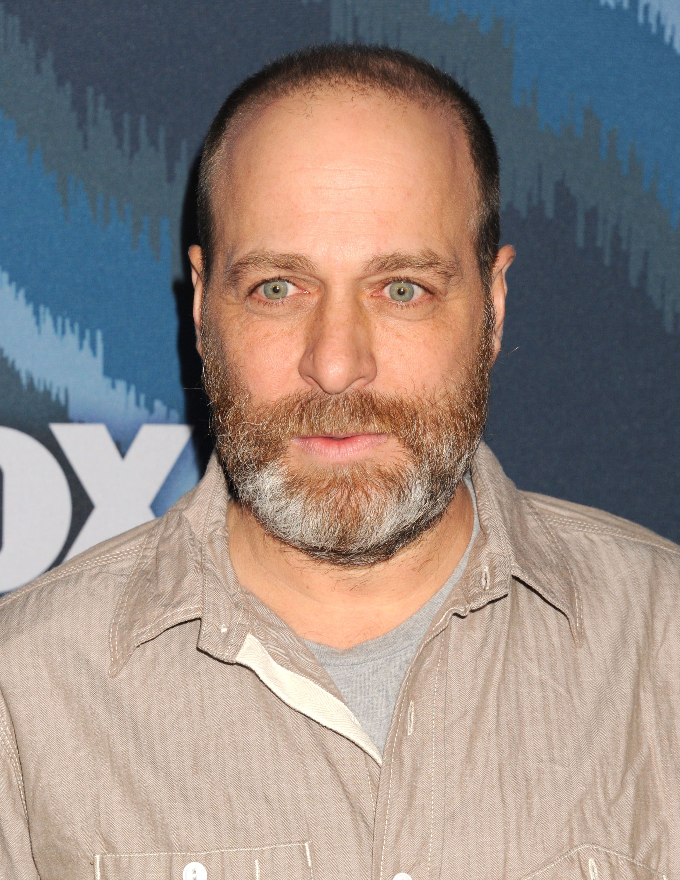 Tiro en la cabeza de H. Jon Benjamin