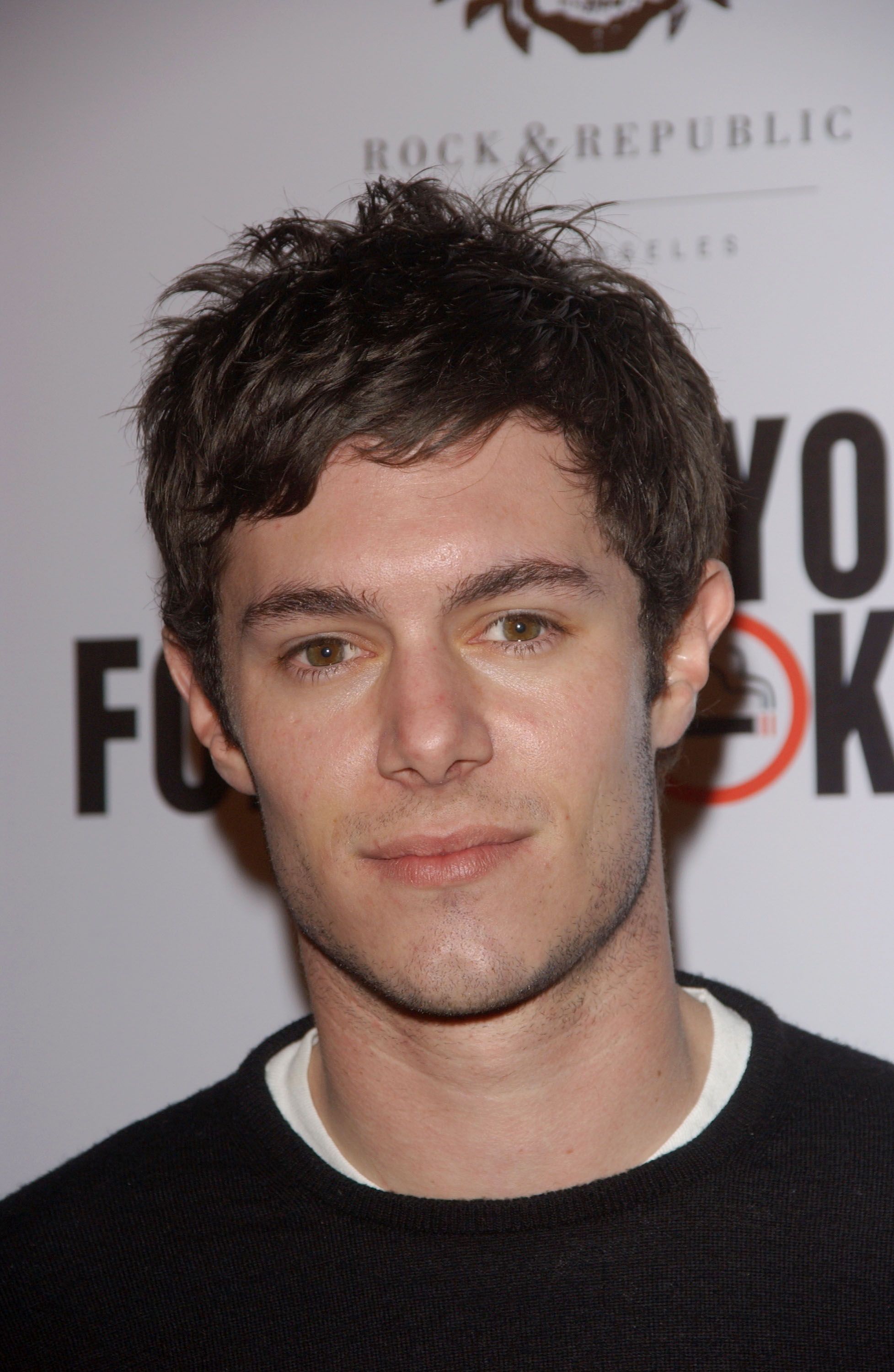 Tiro en la cabeza de Adam Brody