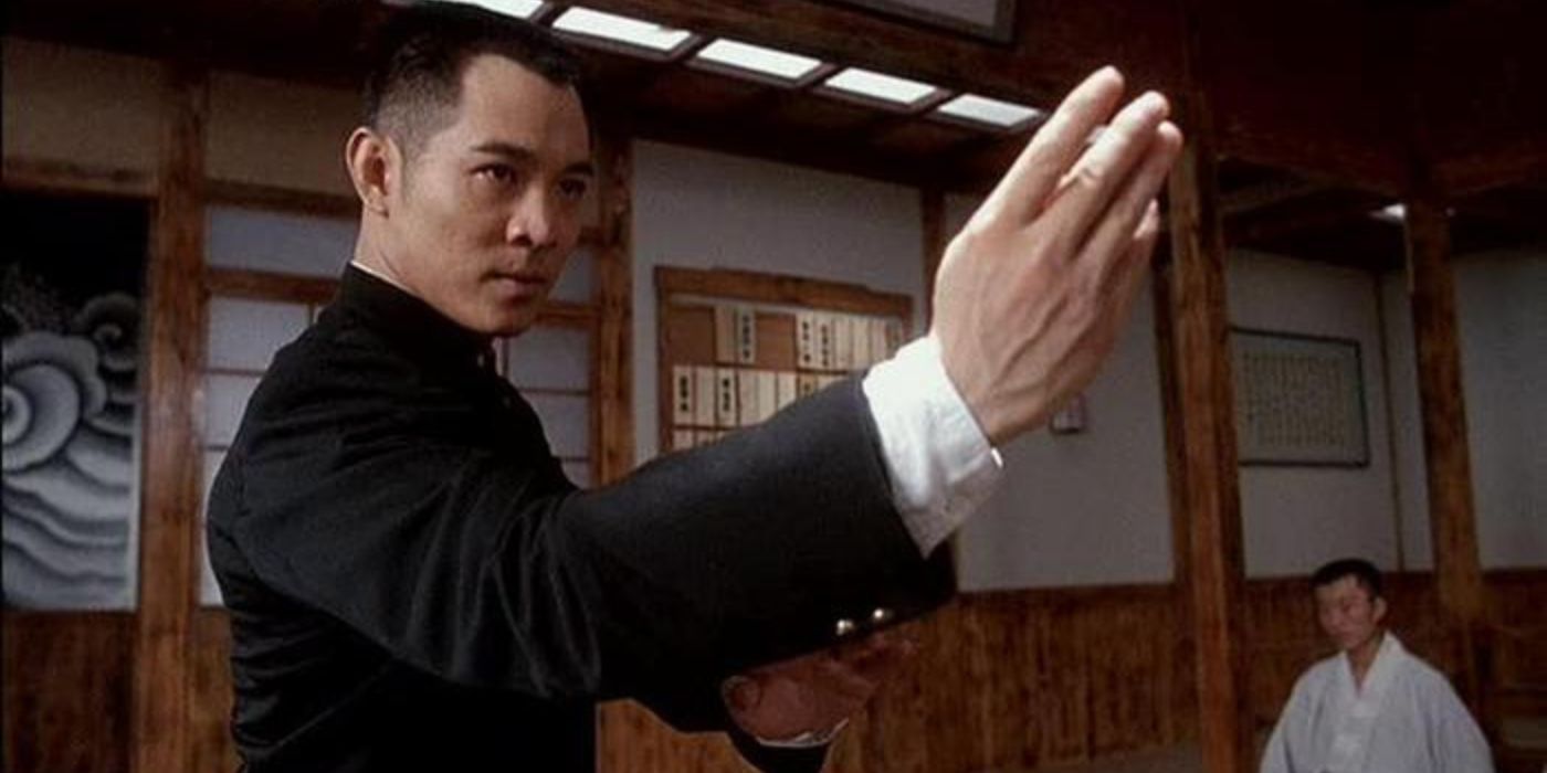 La película de artes marciales de 1994 de Jet Li con 92% en Rotten Tomatoes es perfecta si quieres acción de pared a pared