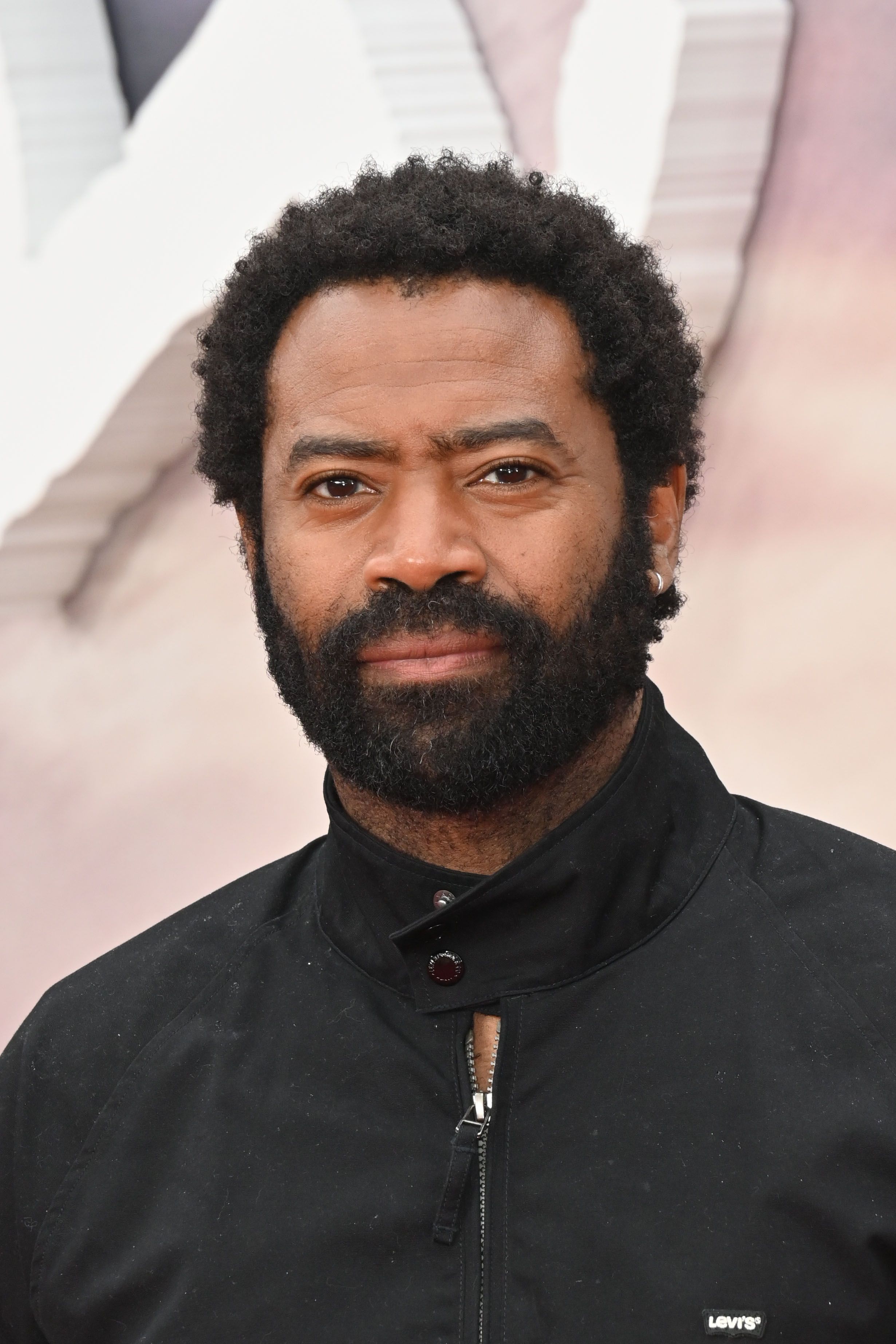 Tiro en la cabeza de Nicholas Pinnock