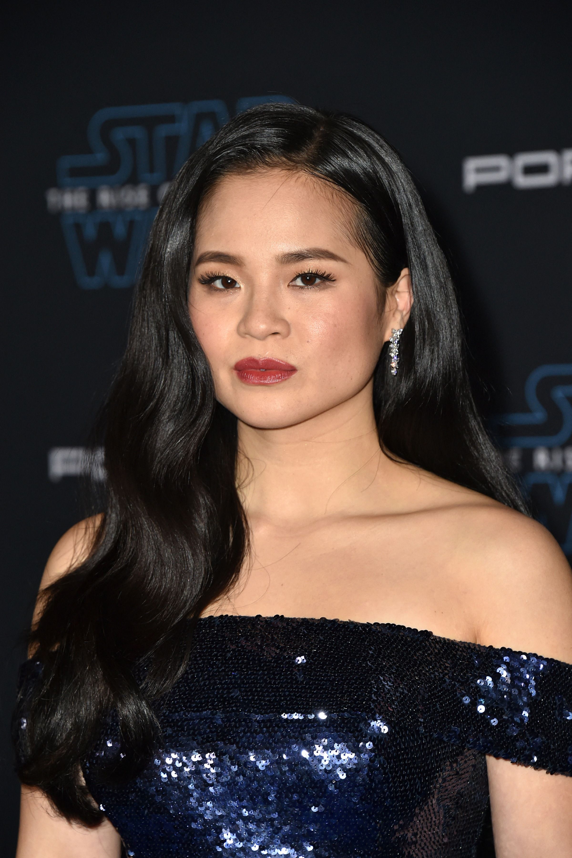 Tiro en la cabeza de Kelly Marie Tran