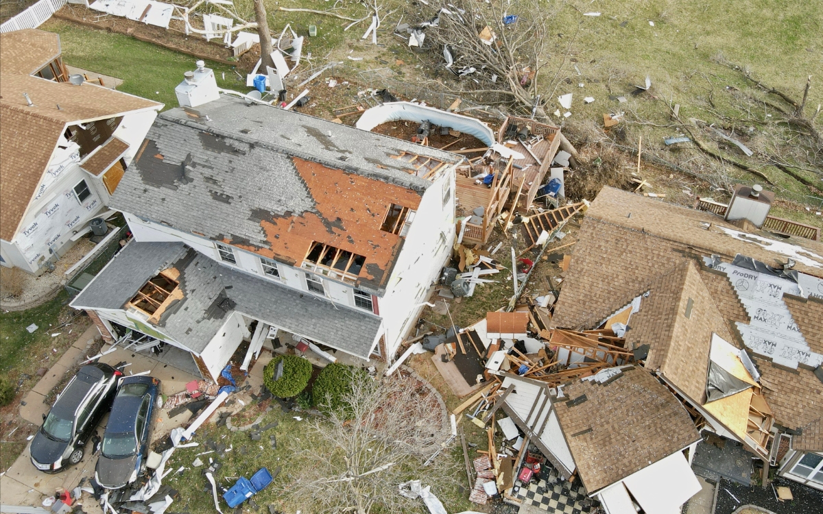 Al menos 31 muertos dejan tornados y tormentas en Estados Unidos