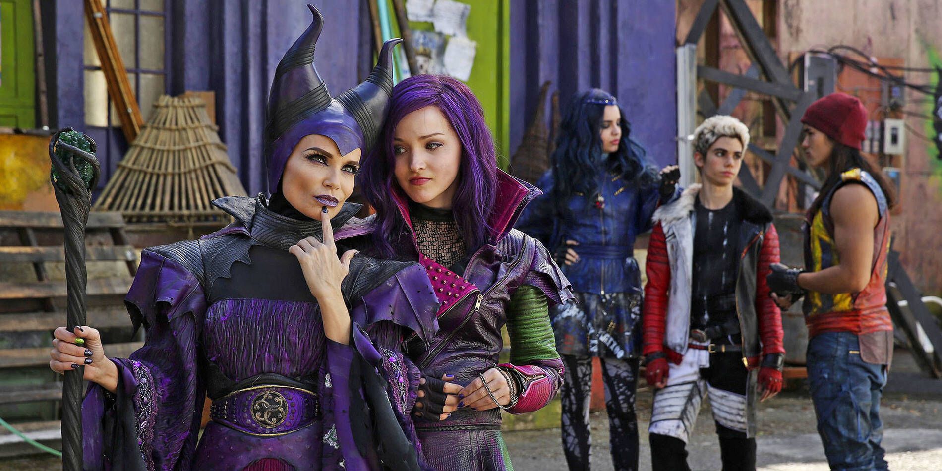 Descendants 5 agrega cuatro personajes nuevos, incluidos los hijos de Robin Hood y el Dr. Facilier