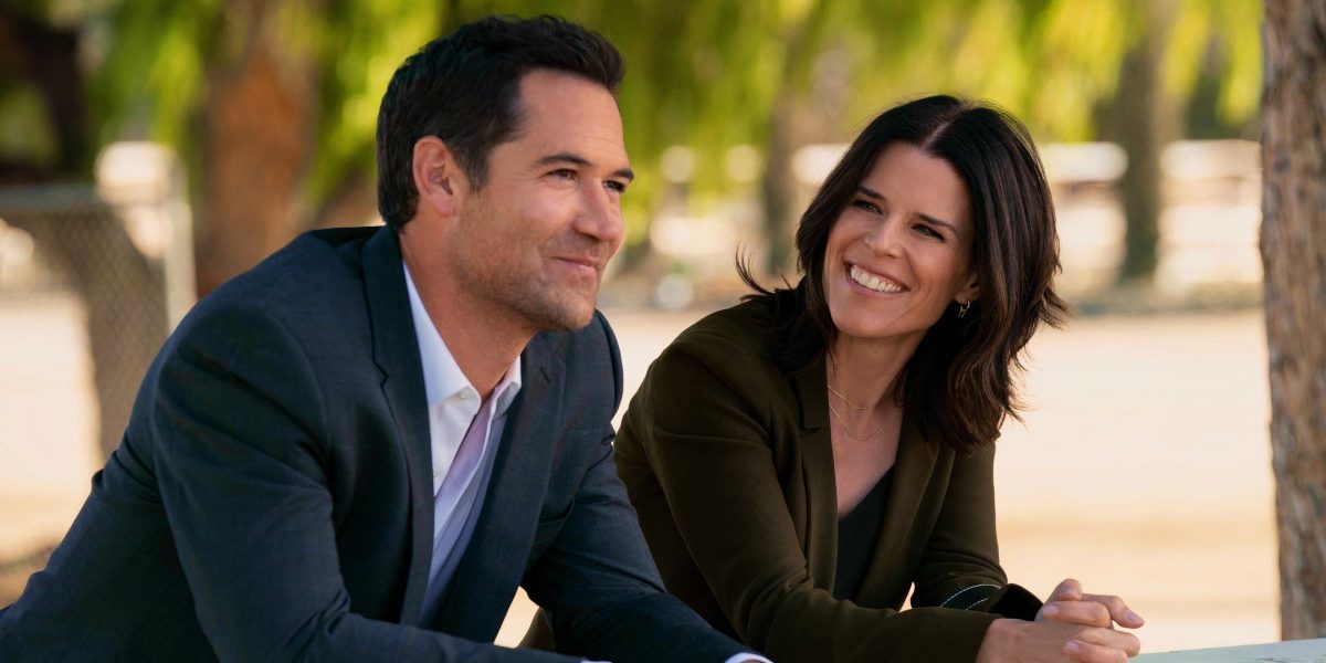 El nuevo papel de Neve Campbell en la temporada 4 de Lincoln Lawyer es exactamente que hemos estado esperando 3 años para