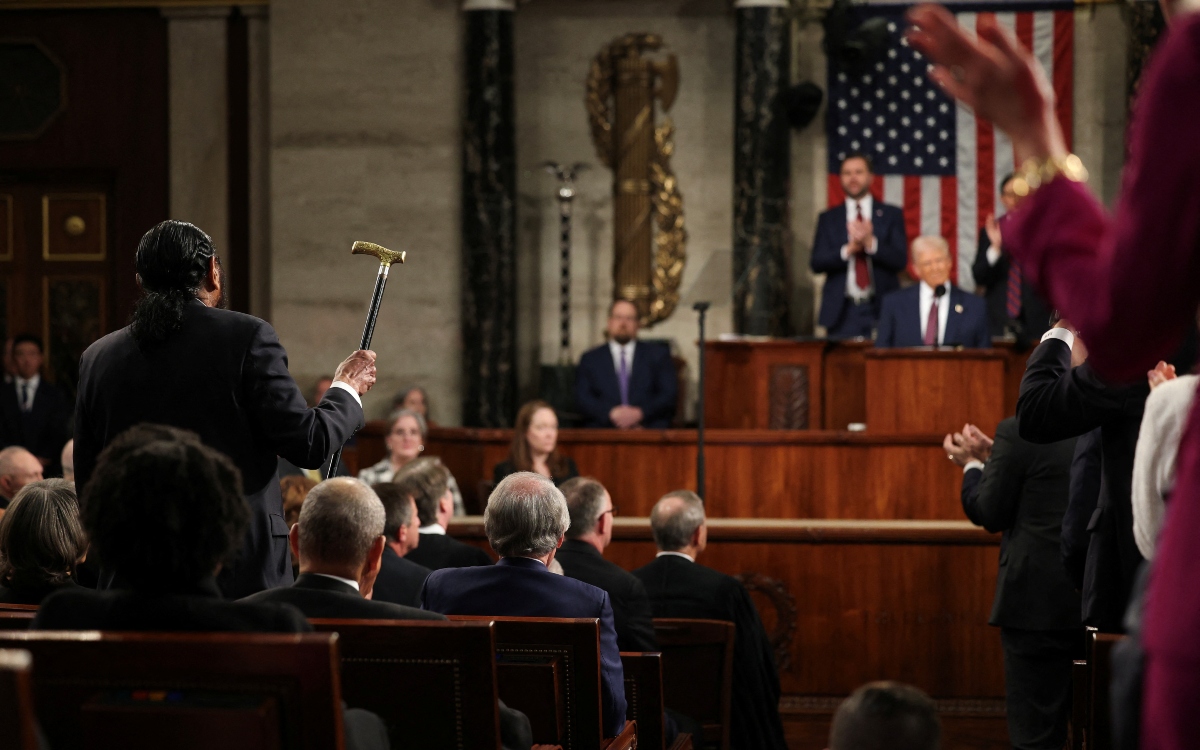 Expulsan al demócrata Al Green del Congreso por interrumpir discurso de Trump