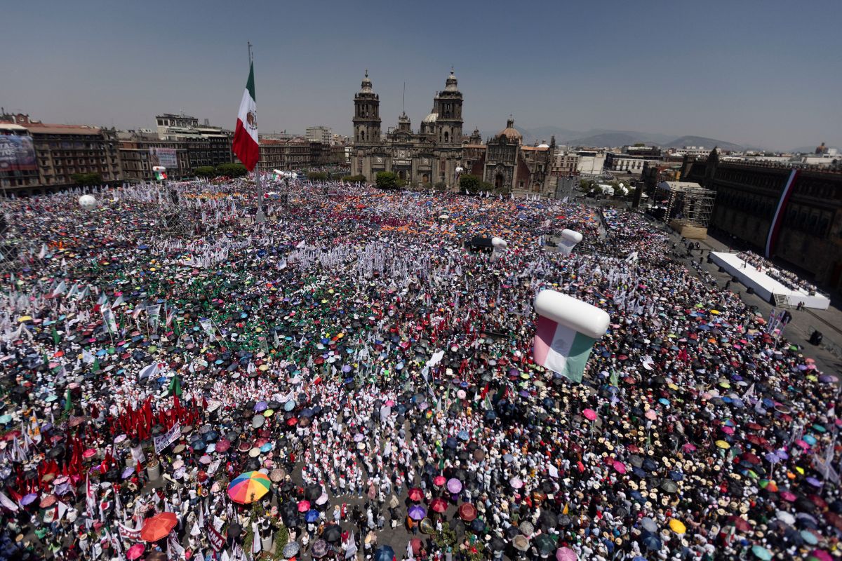 Gobierno de la CDMX reporta más de 350 mil en asamblea de Sheinbaum en Zócalo