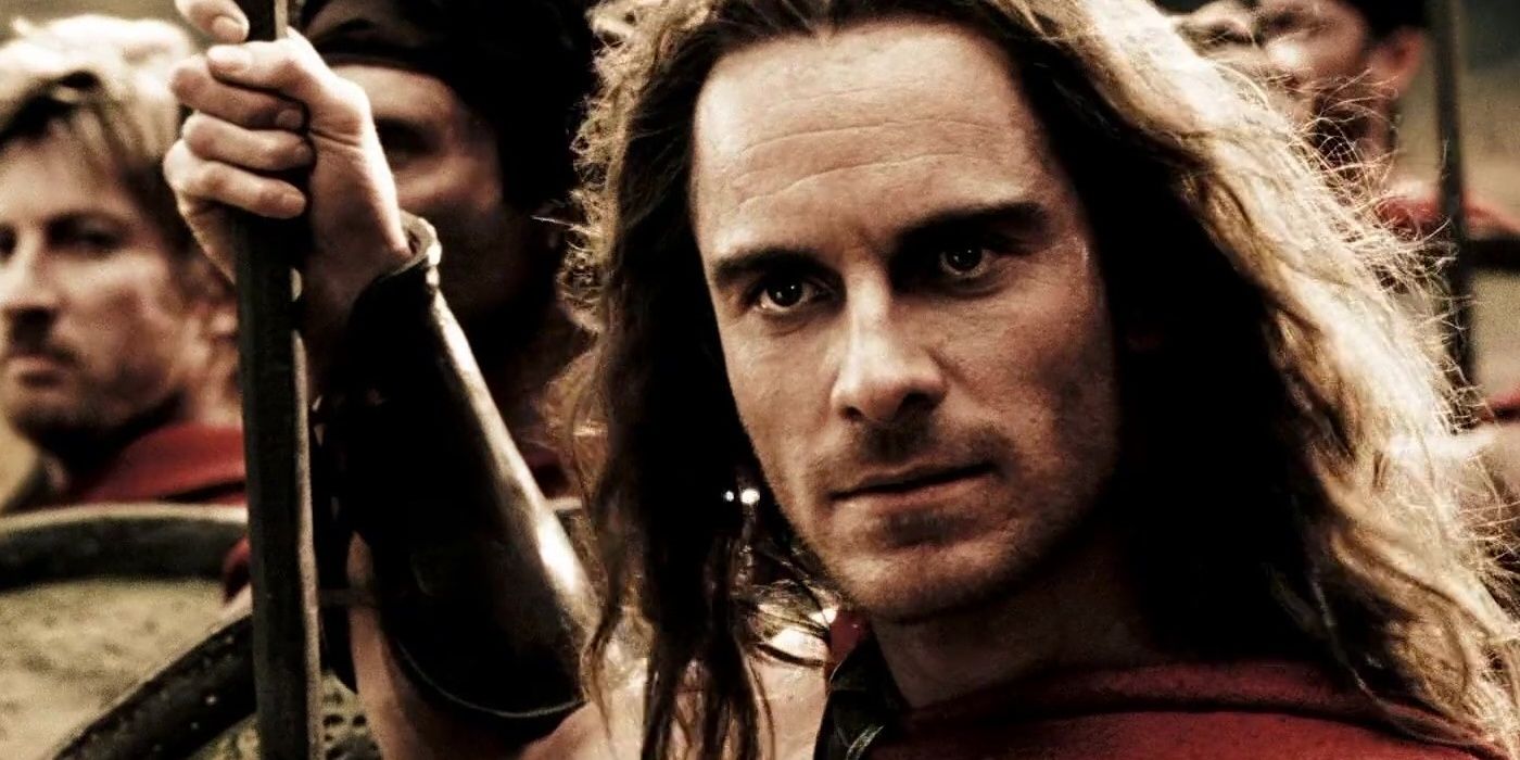 Michael Fassbender recuerda calurosamente el apoyo de Gerard Butler en 300 set 18 años después de que lanzara su carrera cinematográfica