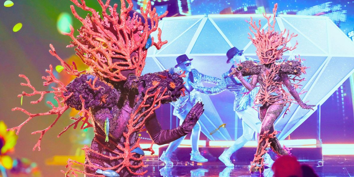 "No puedo dejar de escucharla": los fanáticos de los cantantes enmascarados están convencidos de que Coral es esta estrella de Disney después de la impresionante actuación de Billie Eilish Song (Spoilers)