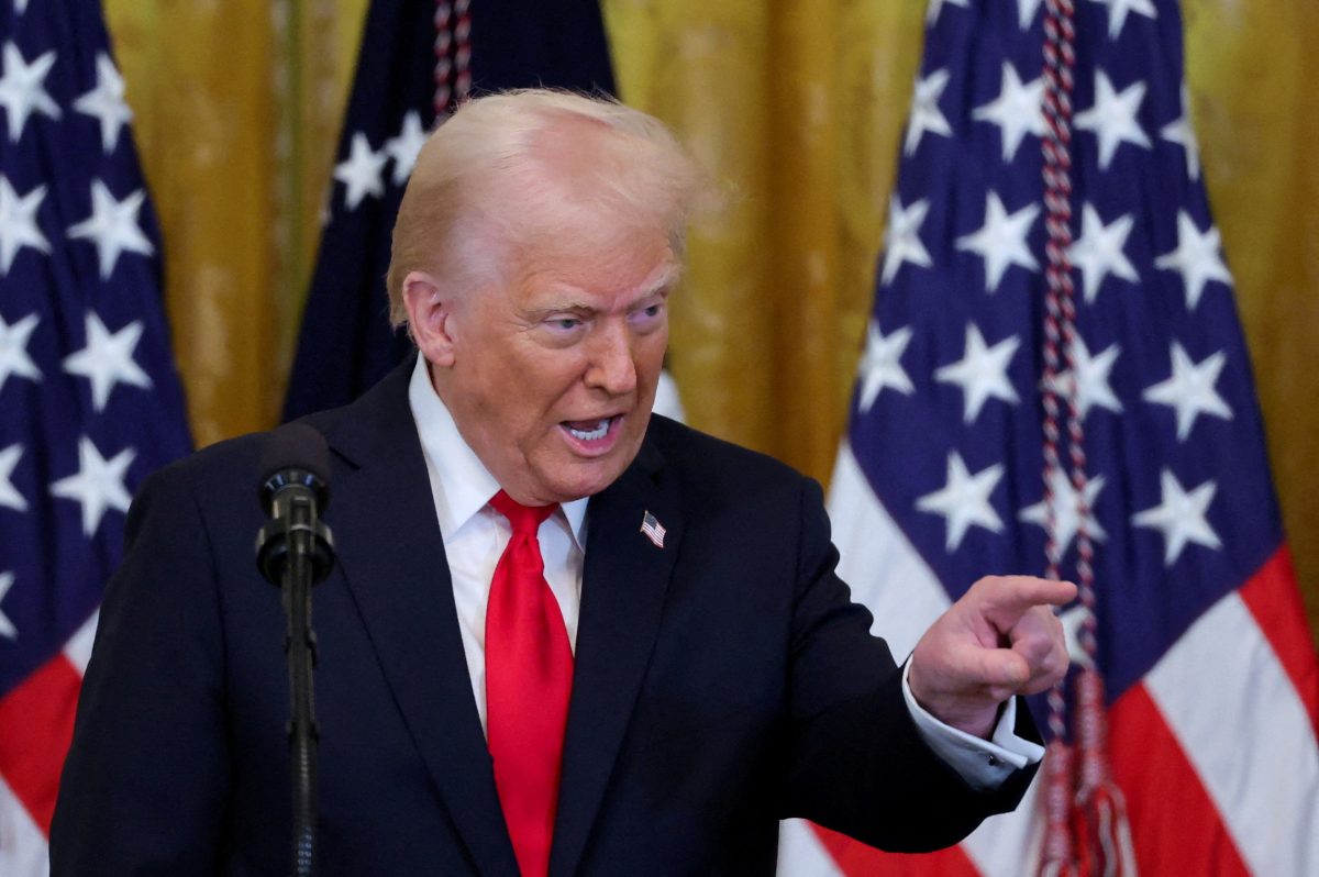 Trump promete "acuerdos justos" a quienes negocien los aranceles, pero descarta una pausa