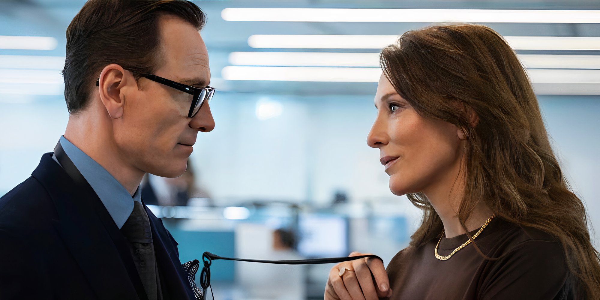 El excelente thriller de espía de Michael Fassbender y Cate Blanchett ahora está transmitiendo y merece su atención