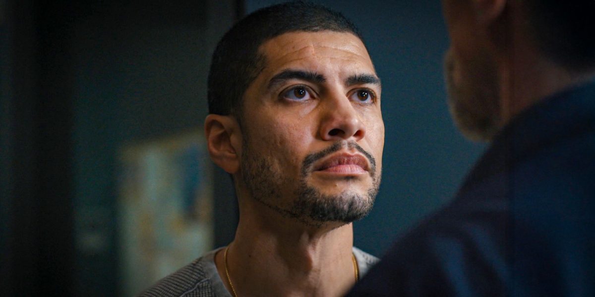 Law & Order: Rick González de Organized Crime explica cómo Reyes se convirtió en un experto encubierto: "Le permite aliviar todo ese trauma y todo ese dolor"
