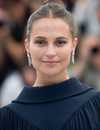 Tiro en la cabeza de Alicia Vikander