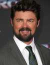 Tiro en la cabeza de Karl Urban en el estreno de Thor Ragnarok